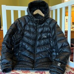 Womens Ultralight 850 Down Hooded Jacket, Size LP